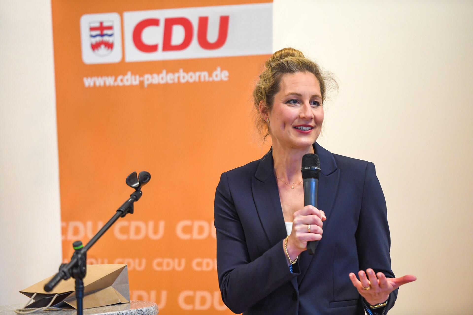 Verena Mertens bei Rede in Hövelhof